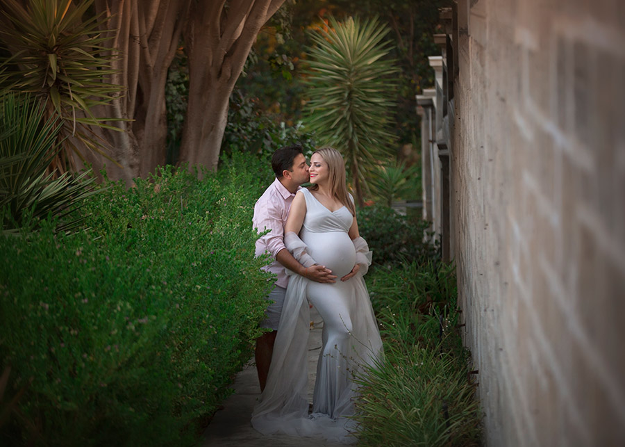 Outdoor maternity session location